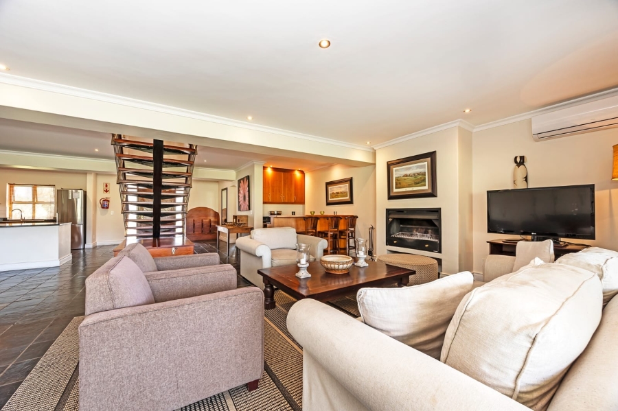 To Let 4 Bedroom Property for Rent in Boschenmeer Golf Country Estate Western Cape